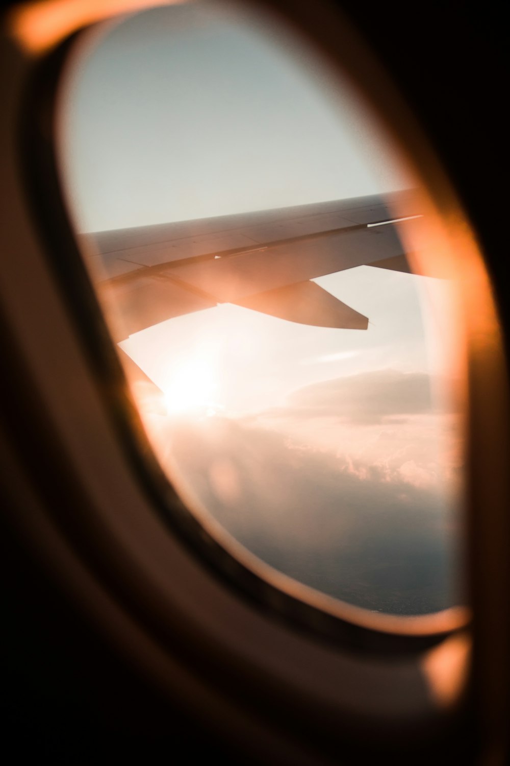 Fenster für Passagierflugzeuge während des Tages