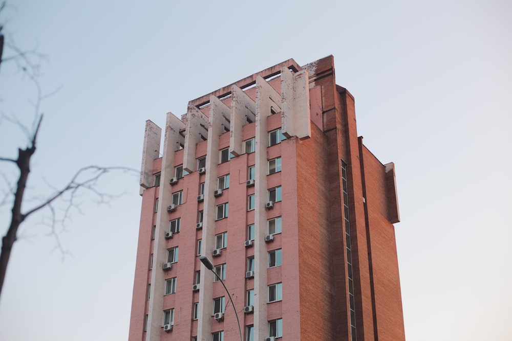 brown high-rise concrete building