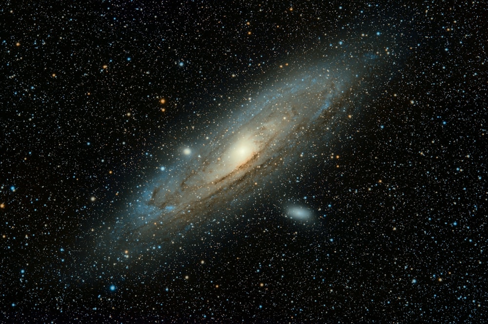 Thiên hà Andromeda là một trong những thiên hà được yêu thích nhất trên thế giới. Với hình ảnh sống động, bạn sẽ được trải nghiệm vô vàn dấu ấn và cảm nhận sức mạnh của vũ trụ.