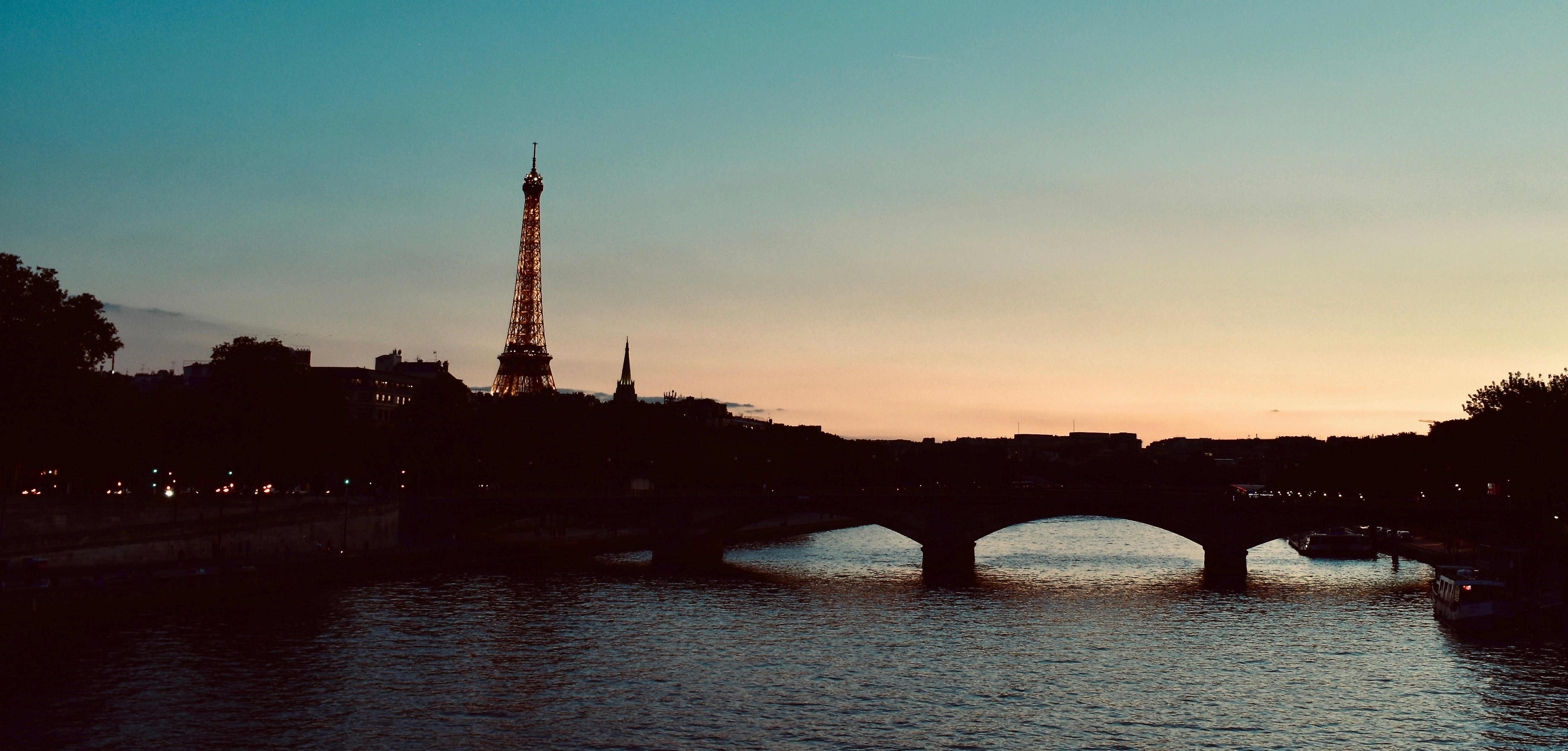 The Solo Runner's Guide to Safe Early Morning Routes in Paris