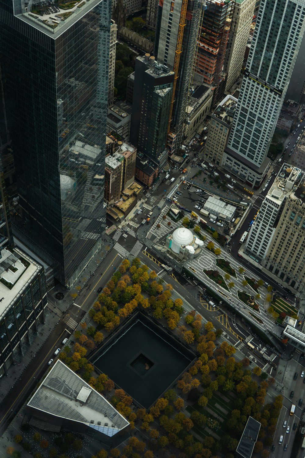 昼間の市街地の航空写真