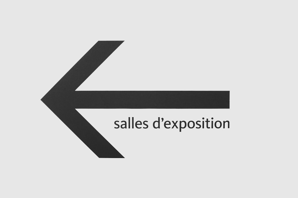 black salles d'exposition text