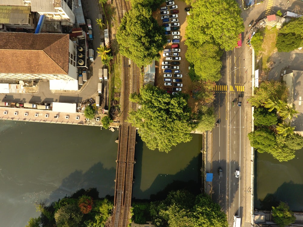 Fotografia aerea del ponte durante il giorno