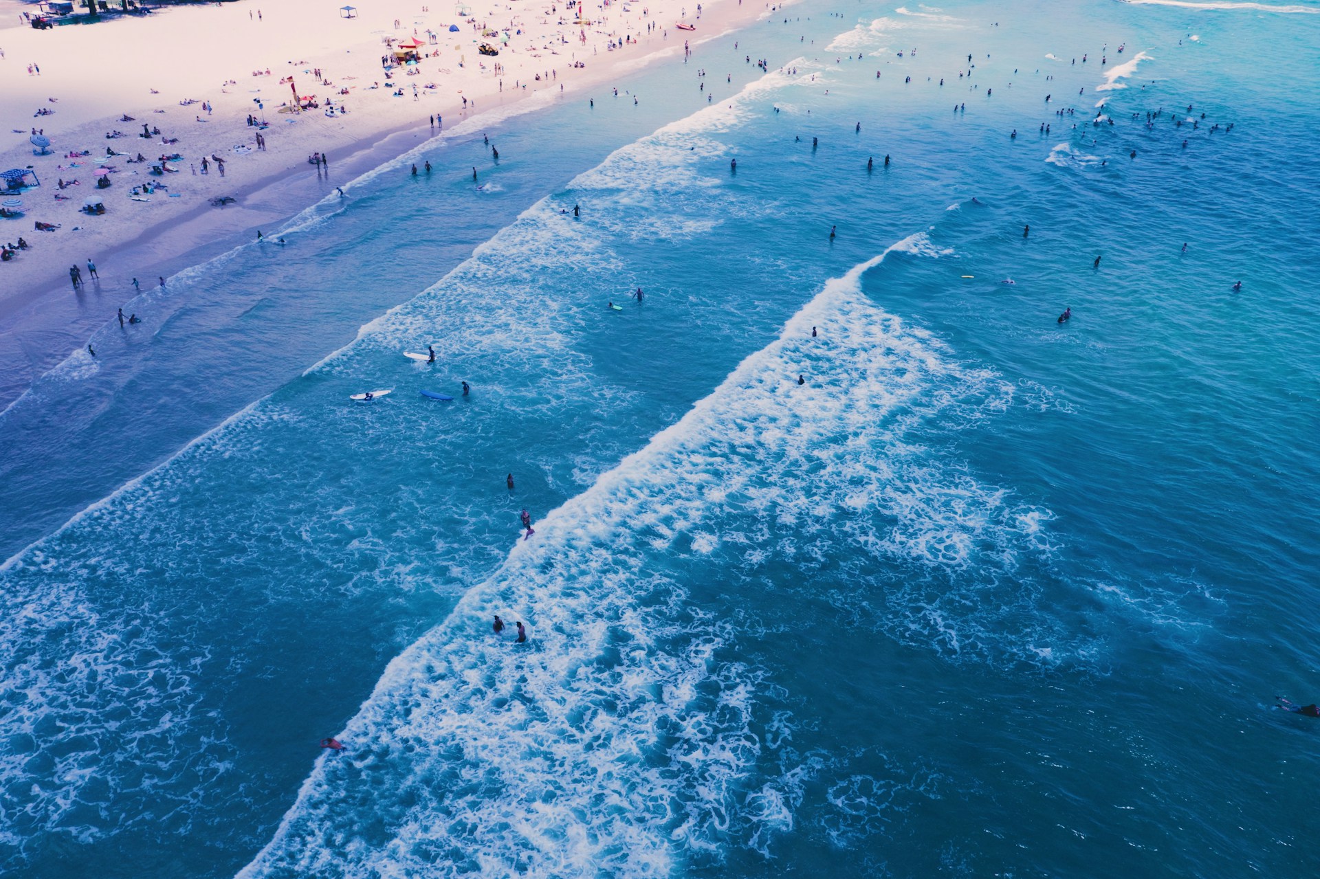 gray computer monitor