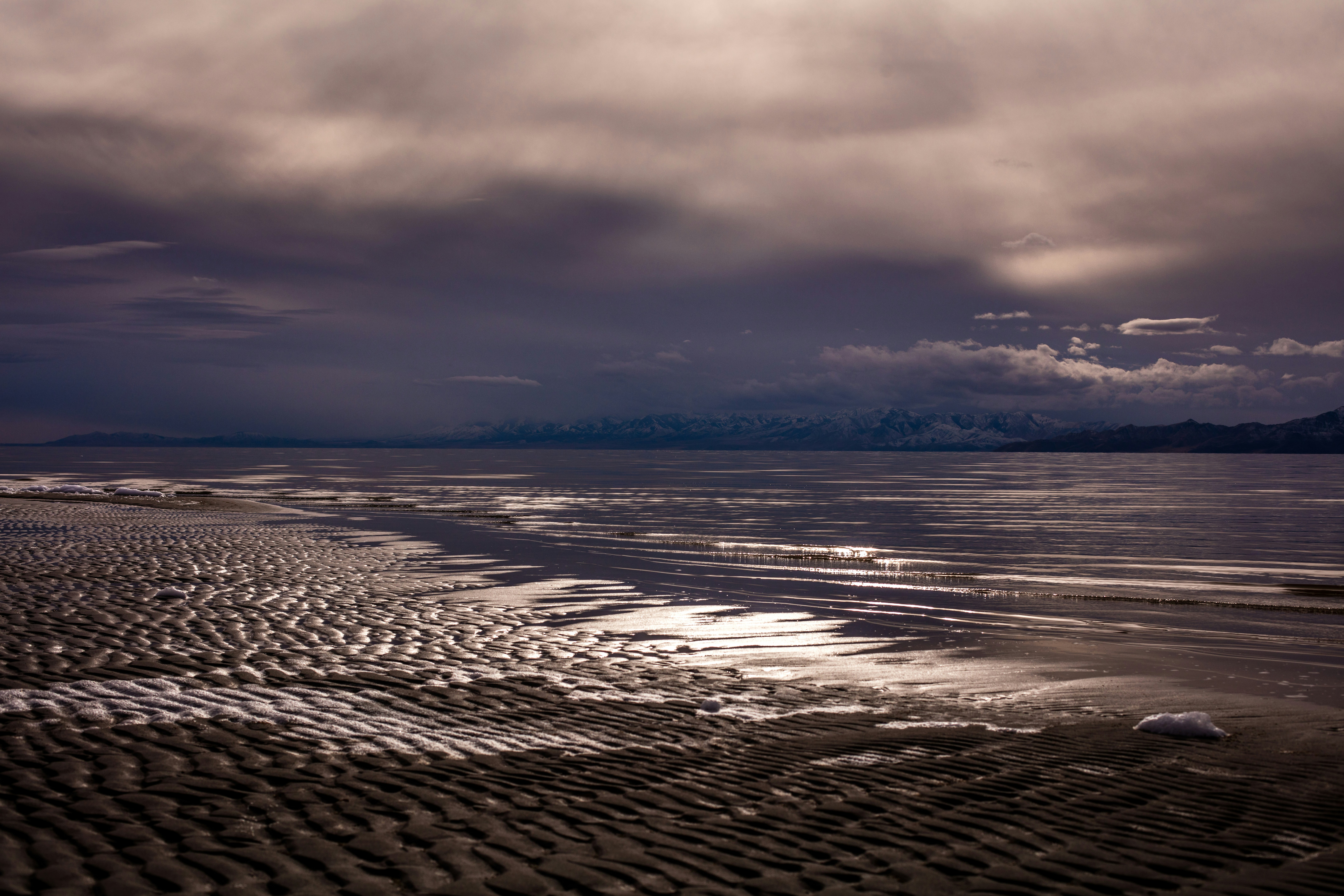 Photo by worldsbetweenlines