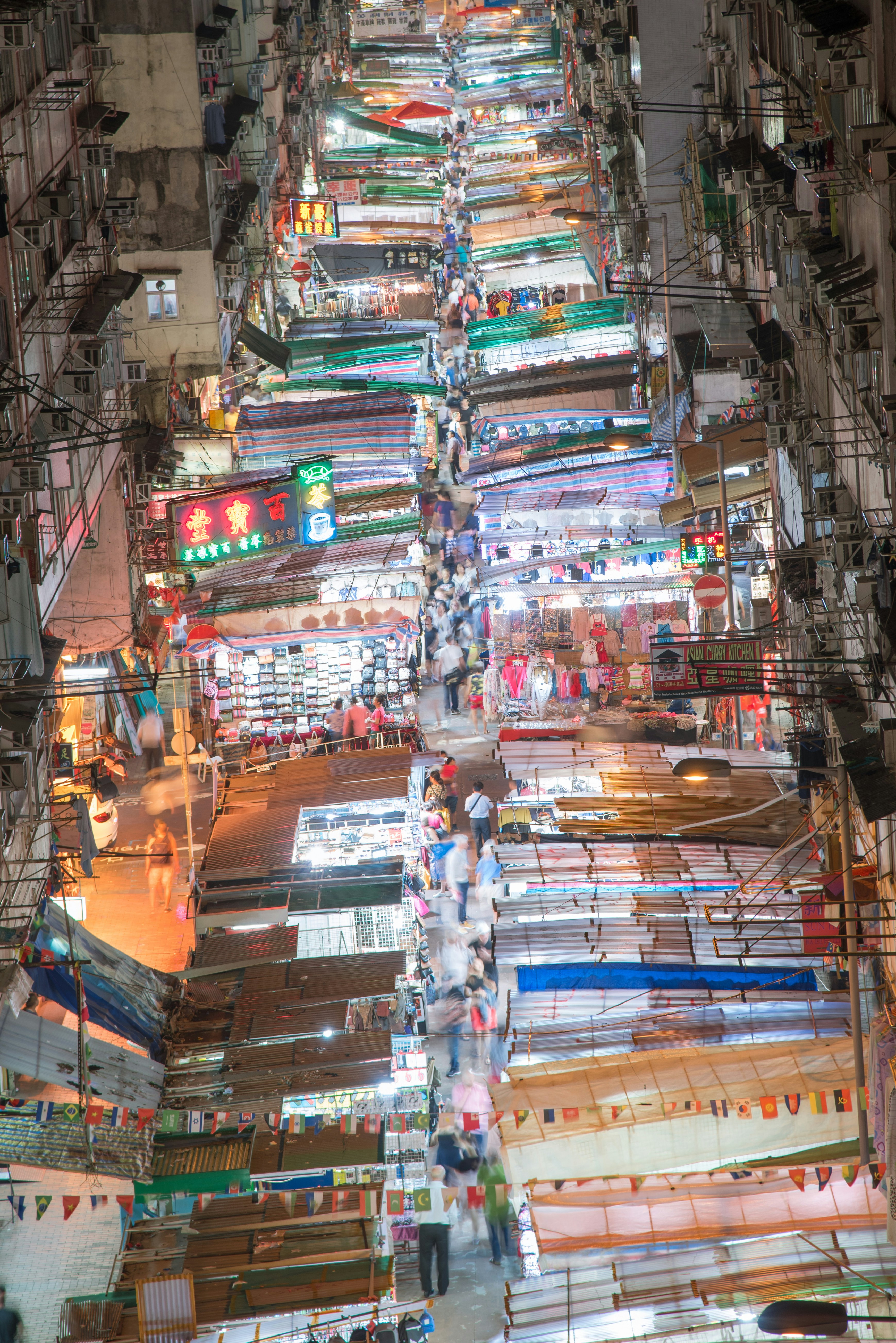 Temple Street Night Market, Hong Kong Photo by Sam Beasley (Unsplash)