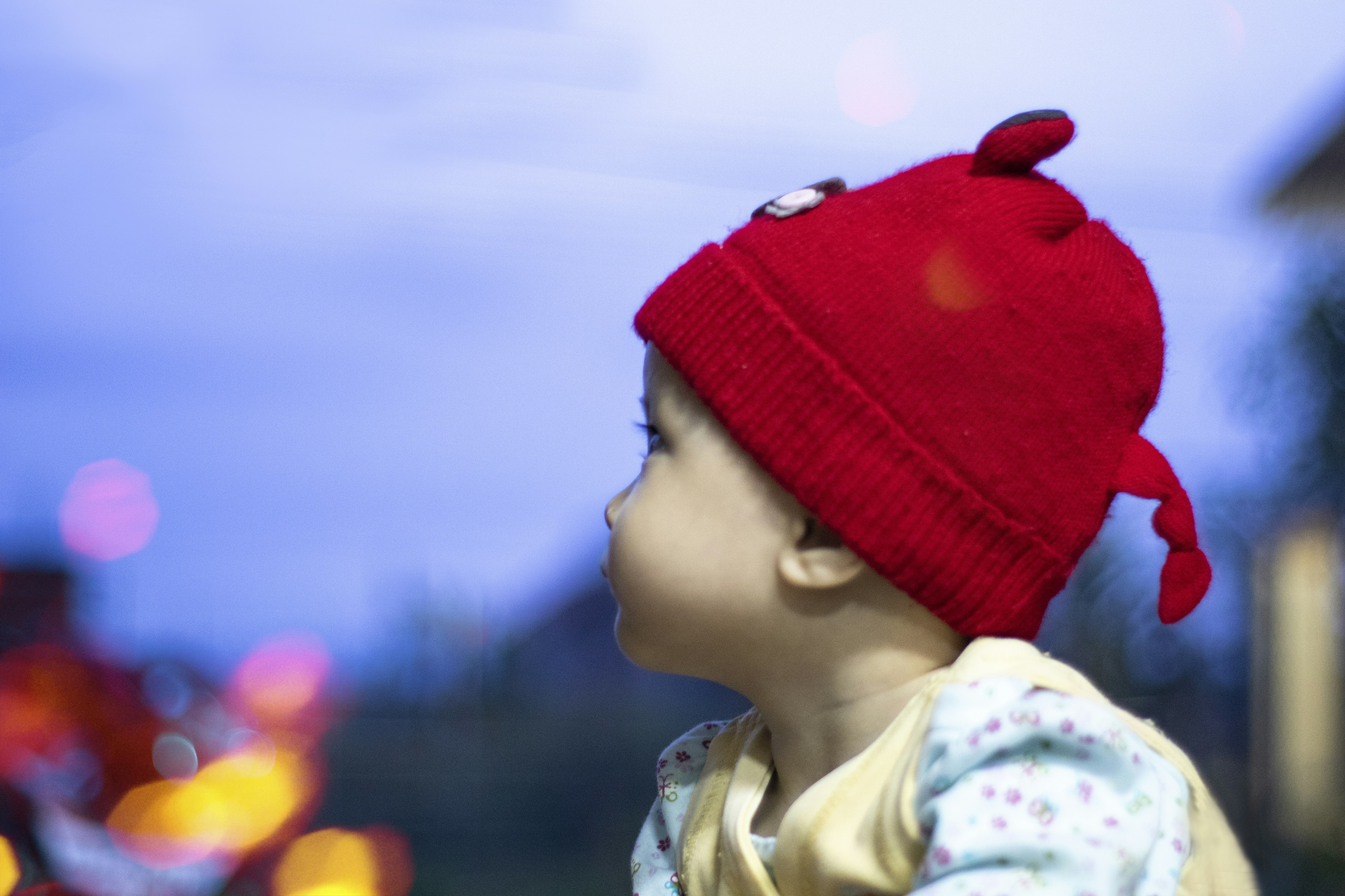 Ребенок красный фото Комаровский Красные щеки у ребенка: причины, почему краснеют к вечеру, шершавы