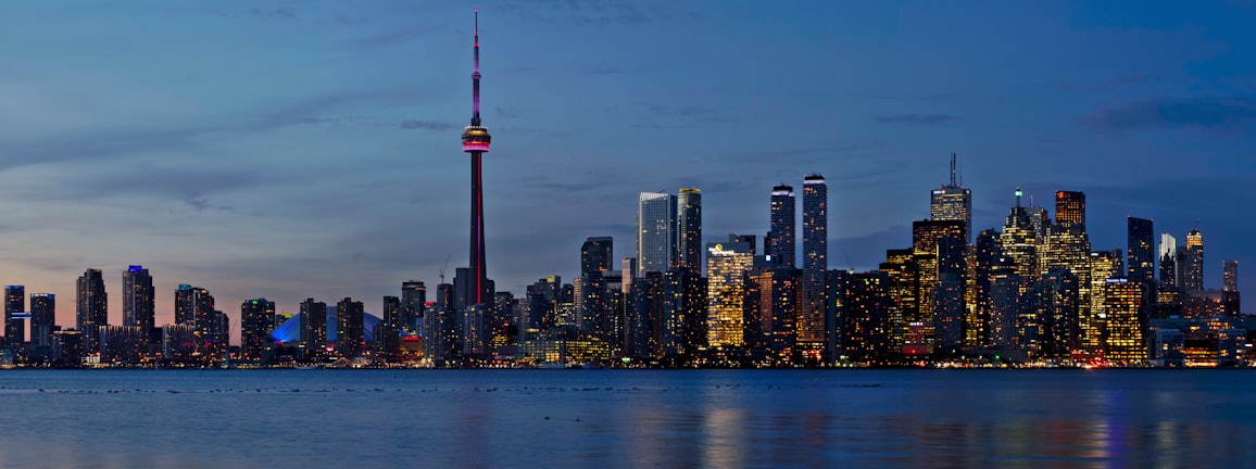 CN tower during daytime