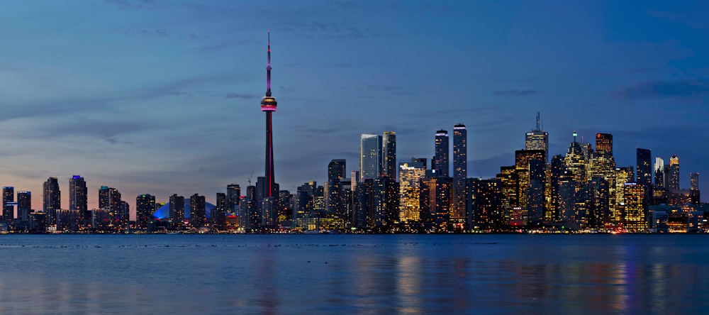 CN tower during daytime