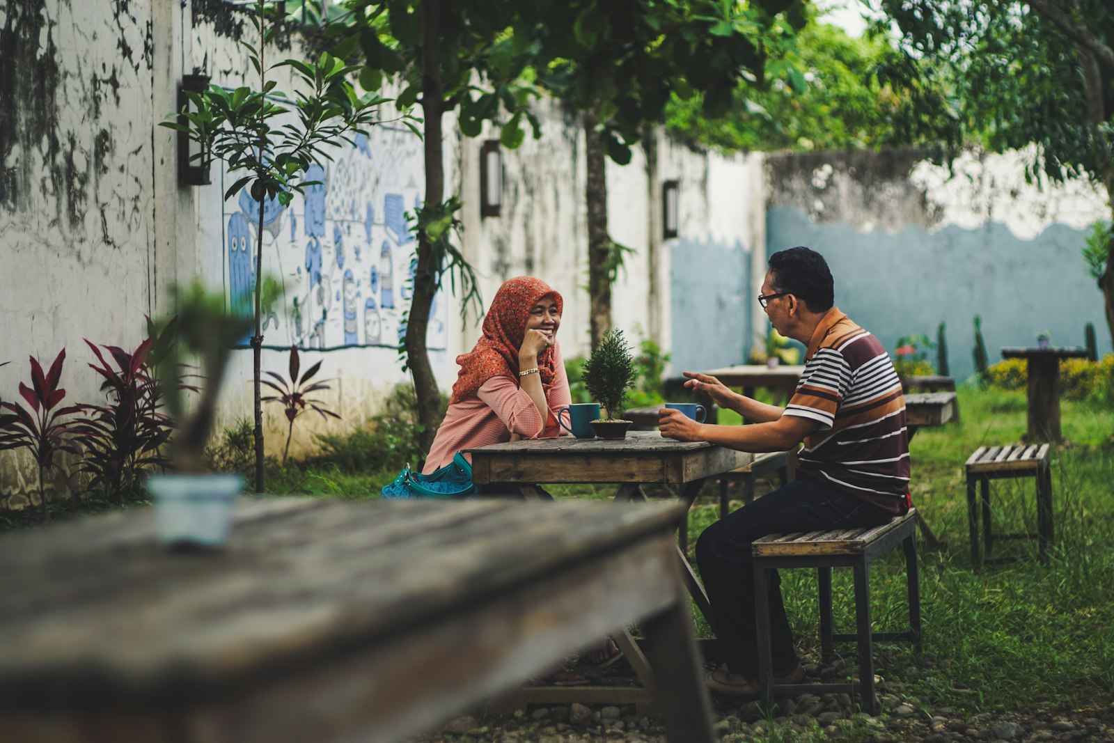 Sony a6000 + Sony DT 50mm F1.8 SAM sample photo. Man and woman sitting photography