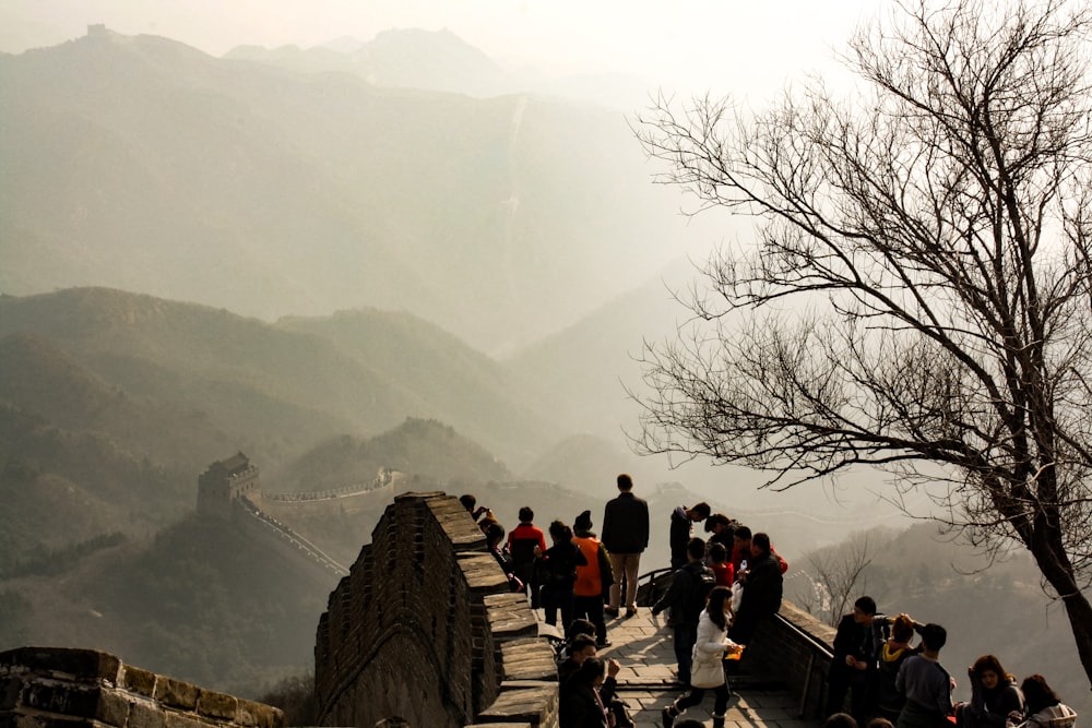 personnes à la Grande Muraille de Chine pendant la journée