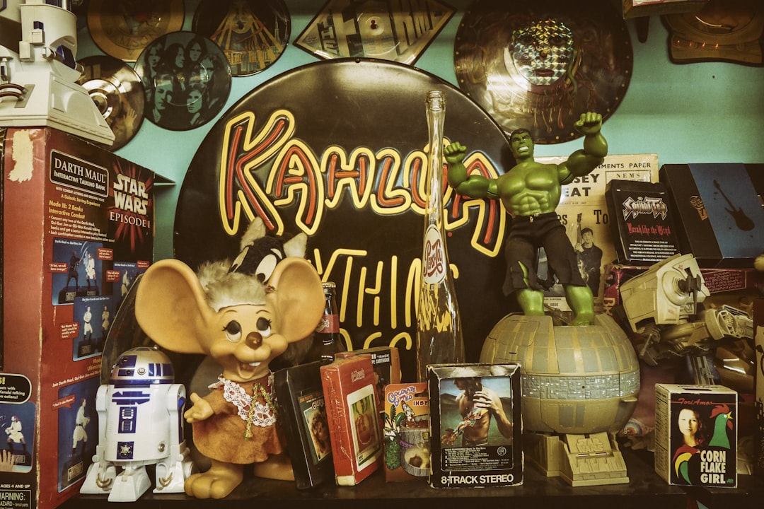 Treasure Hunt: The Adventurous World of Shopping for Lost Luggage… — Treasure Hunt, photo 11