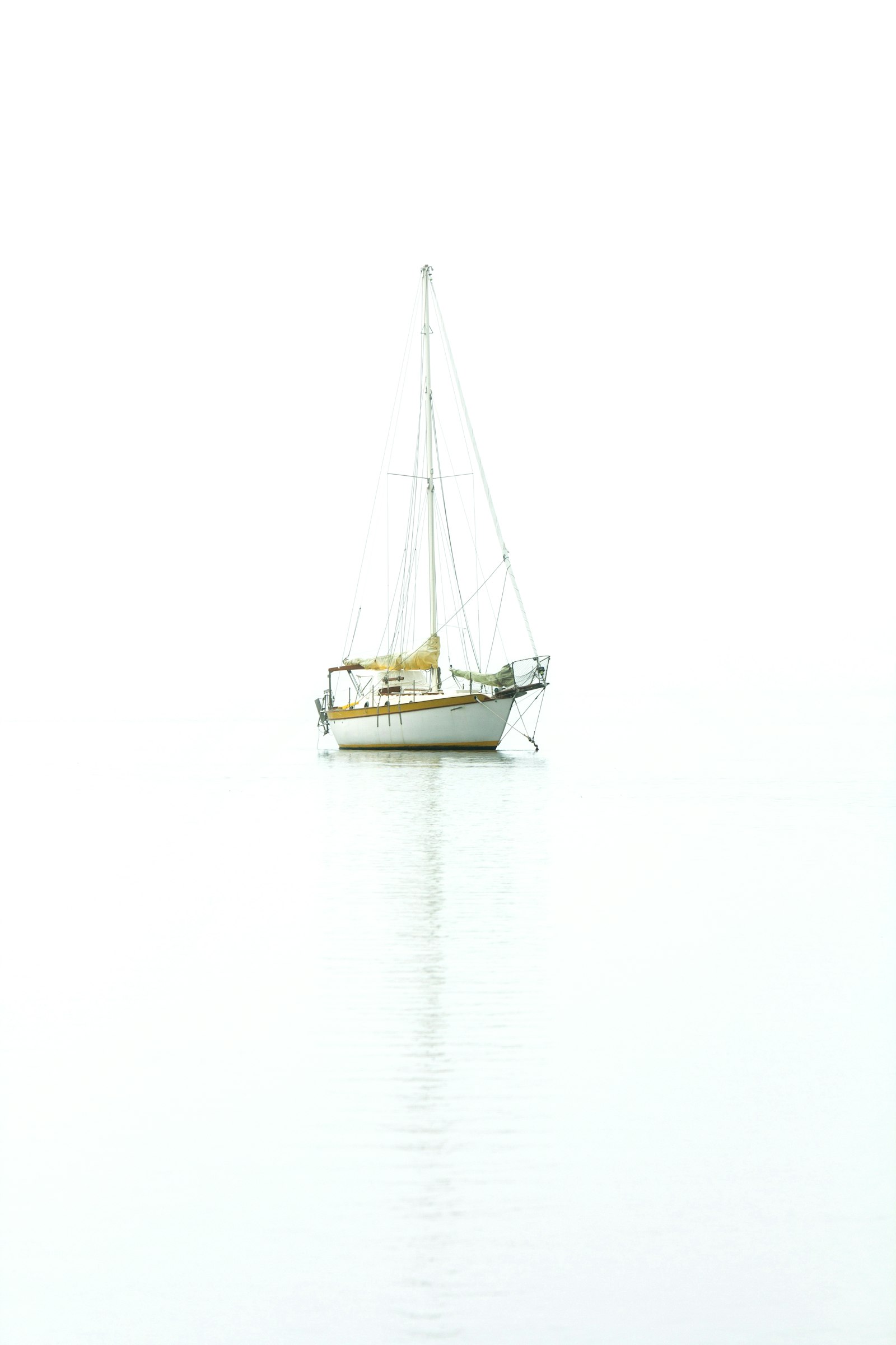 Canon EF 80-200mm f/2.8L sample photo. White and brown boat photography