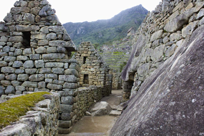 Exterior view of Palacio Cóndor surrounded by the rocky landscape of Huayllay