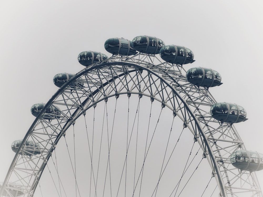 gray Ferris wheel