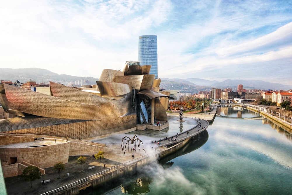 beautiful picture of the Guggenheim Museum Bilbao