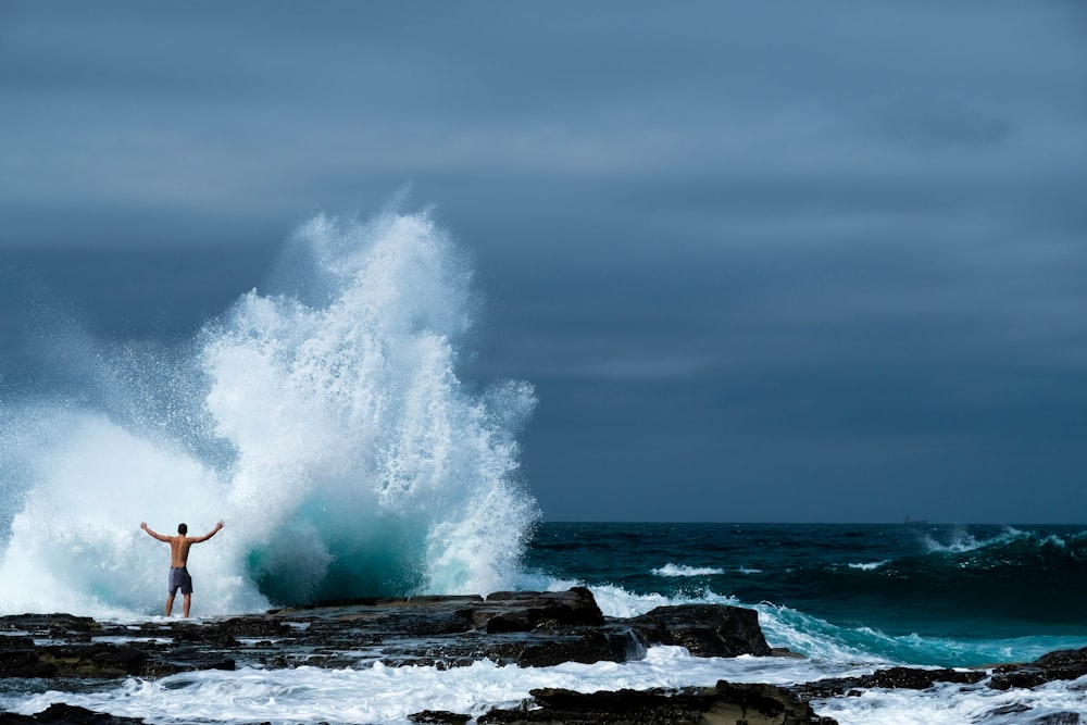 man surfing during daytime