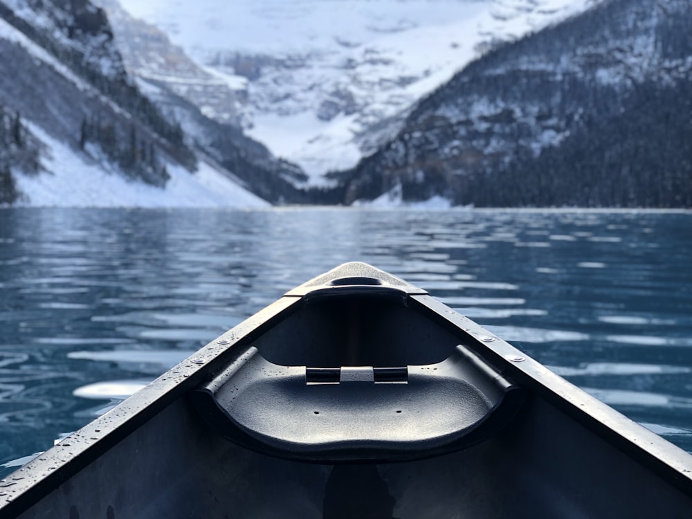 view of boat's edge at the lake