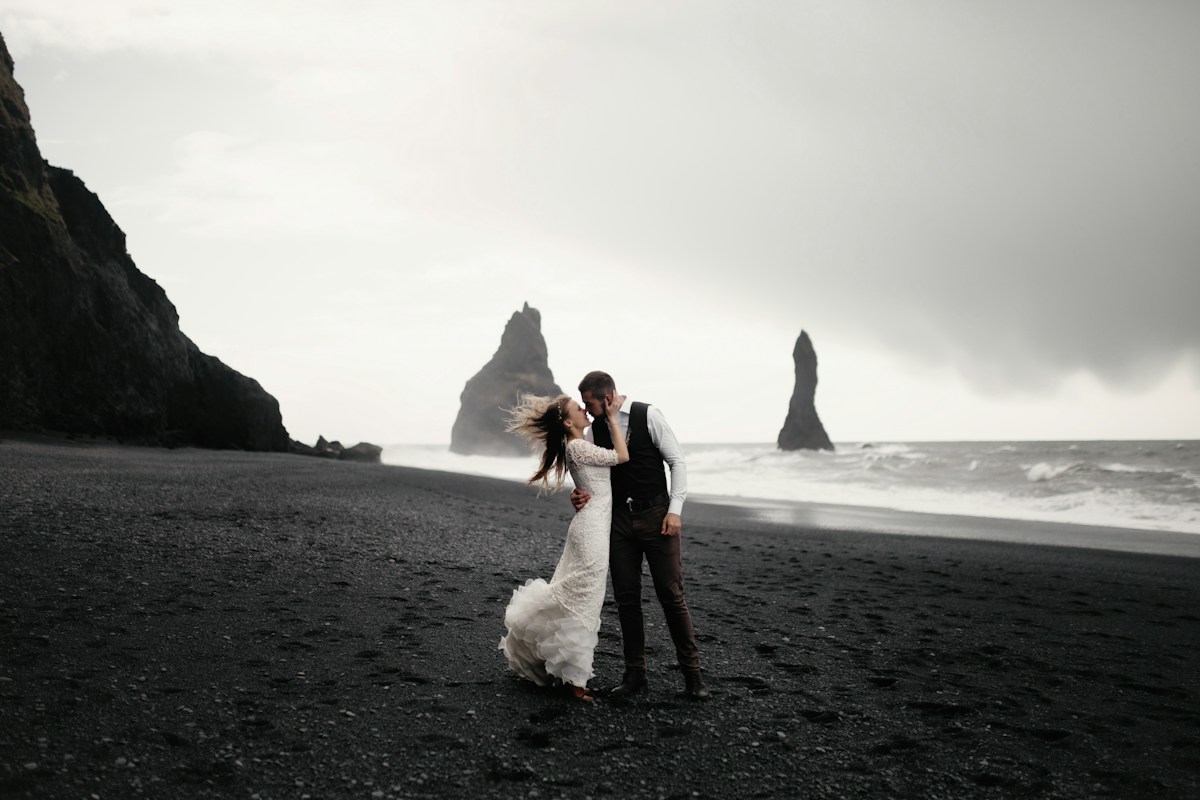 23 Questions to Ask a Wedding Photographer Before You Book