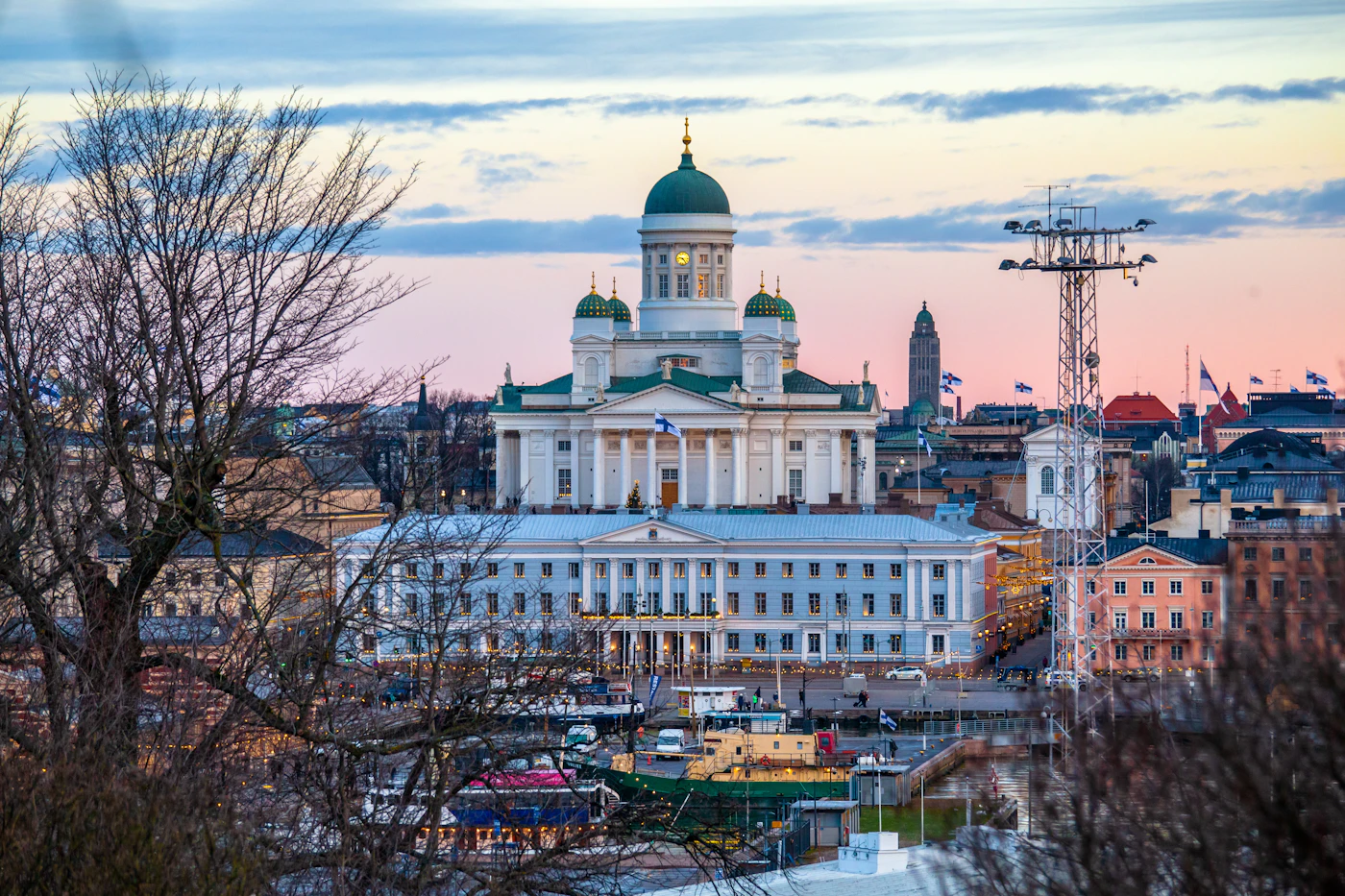 Catedral blanca de Helsinki en una mañana de invierno, Finlandia