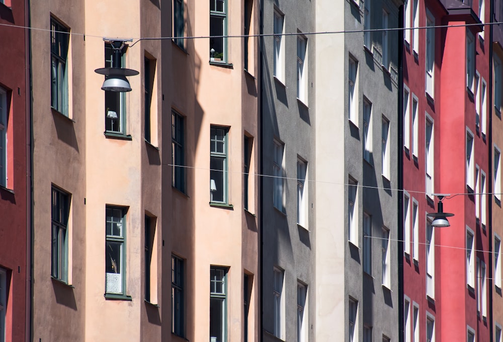 view of apartment complex