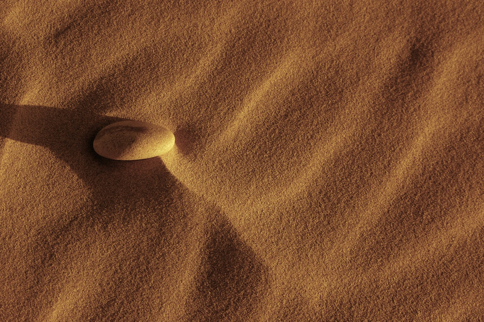 Pentax K100D sample photo. Stone on desert photography