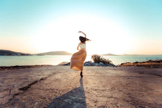 woman standing with her single leg