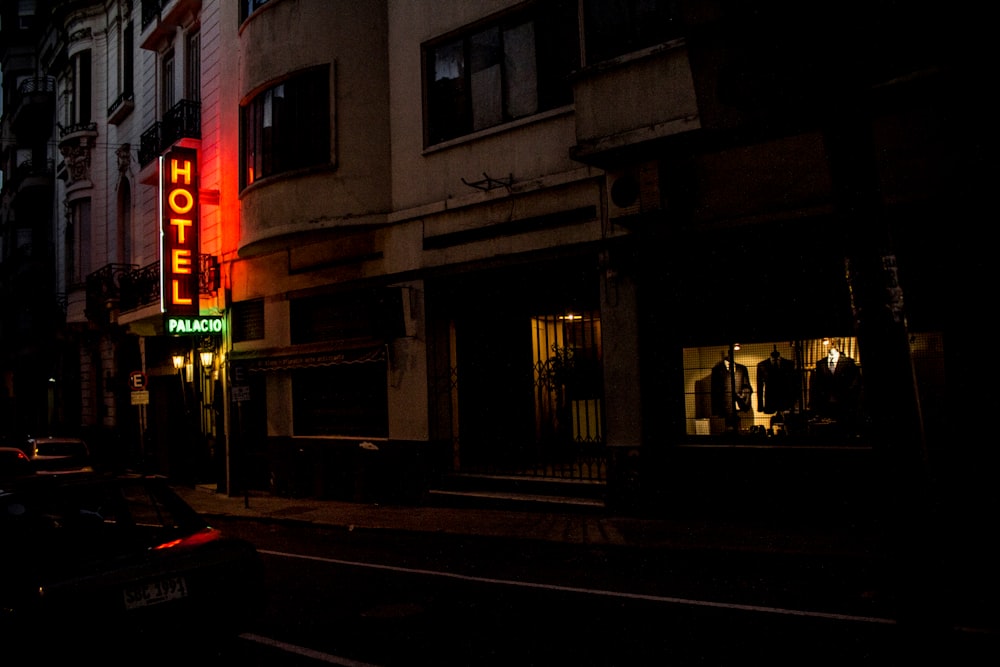 vehicle parked near hotel