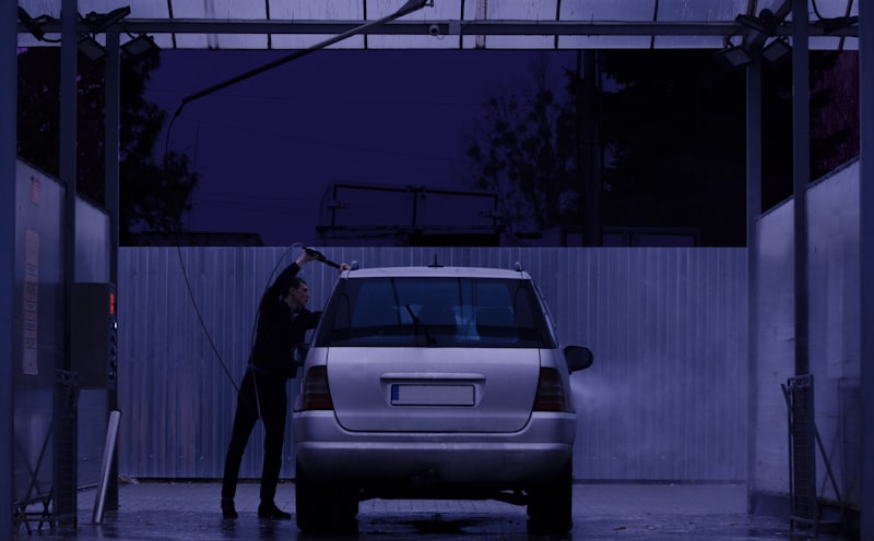 Service de lavage de voiture professionnel à domicile dans un quartier de Paris