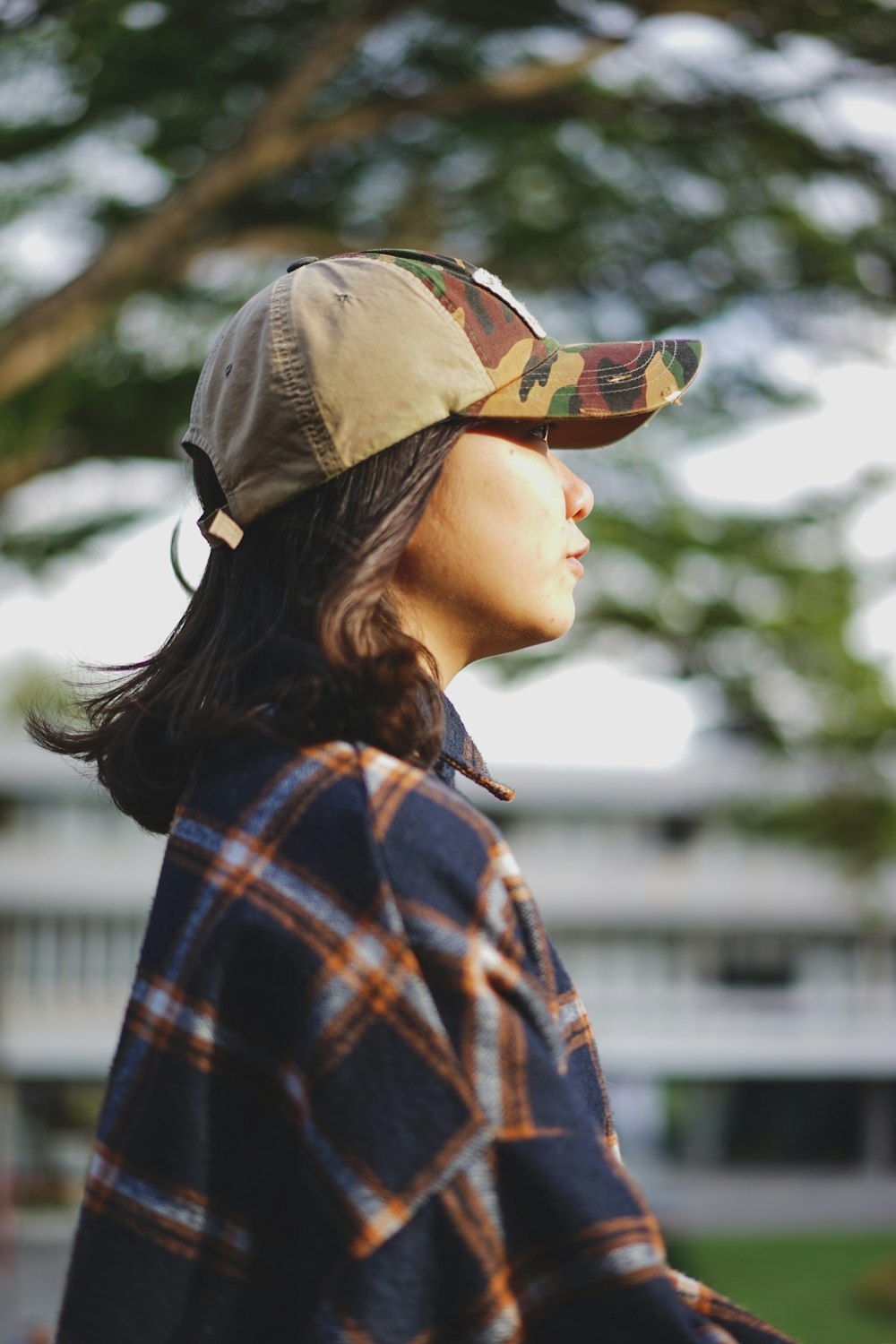 woman wearing hat