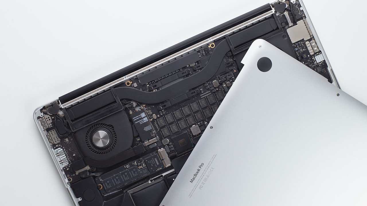 Image of macbook insides