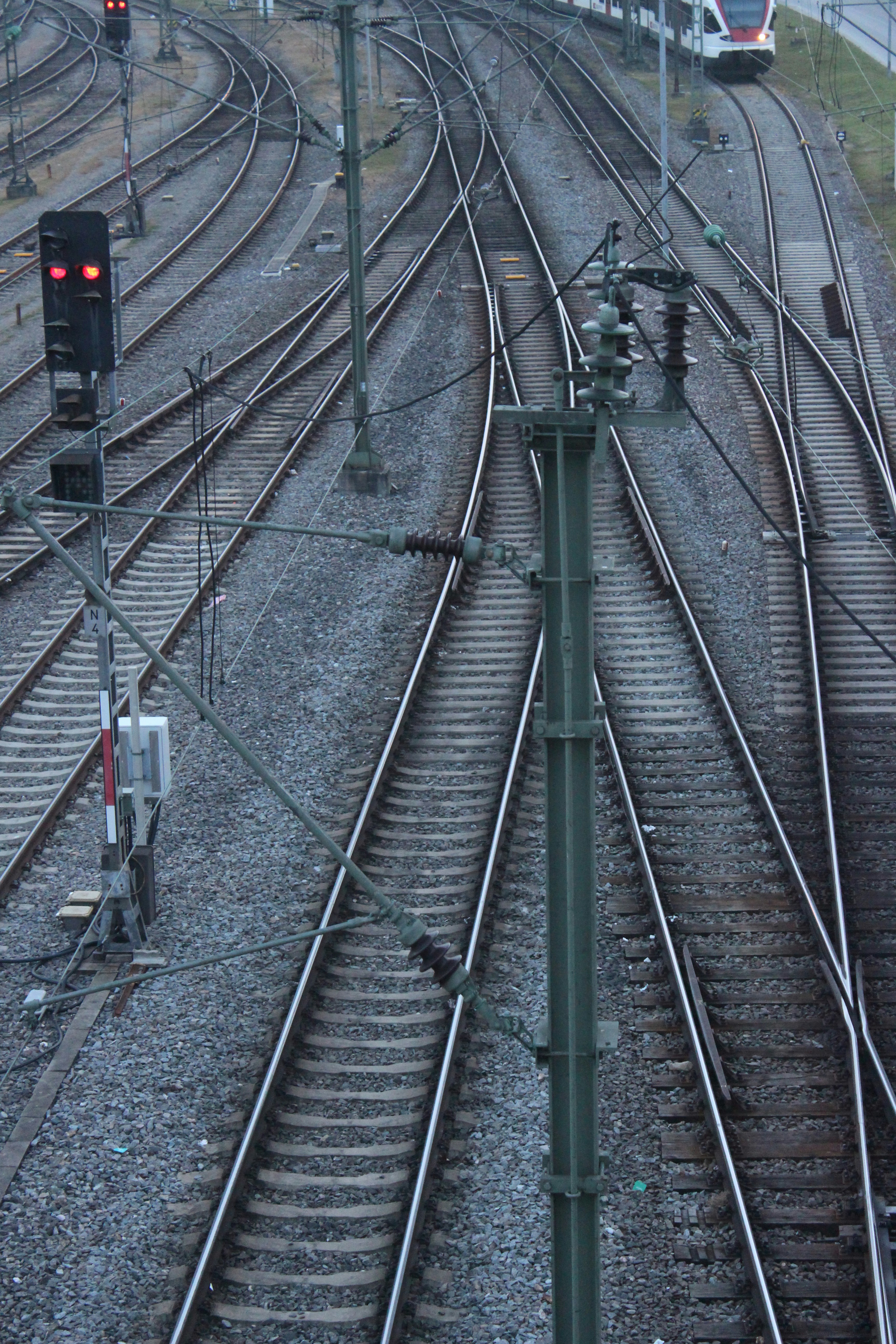 Red light train traffic light photo – Free Light Image on Unsplash