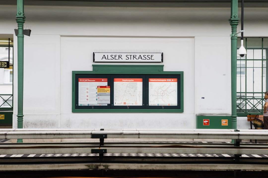 Alser Strasse signage near railroad
