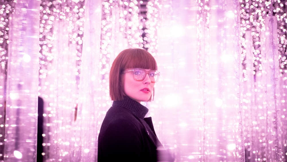 woman wearing eyeglasses close-up photography