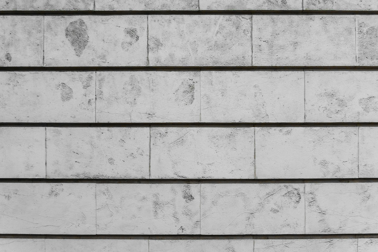 Canon EOS 77D (EOS 9000D / EOS 770D) + Sigma 18-200mm f/3.5-6.3 DC OS HSM [II] sample photo. White concrete wall photography
