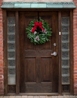 green and red wreath