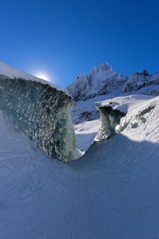 A breathtaking view of Iceland's glaciers under a clear blue sky.