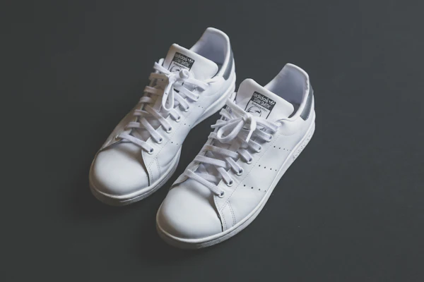 Baskets en toile blanc
