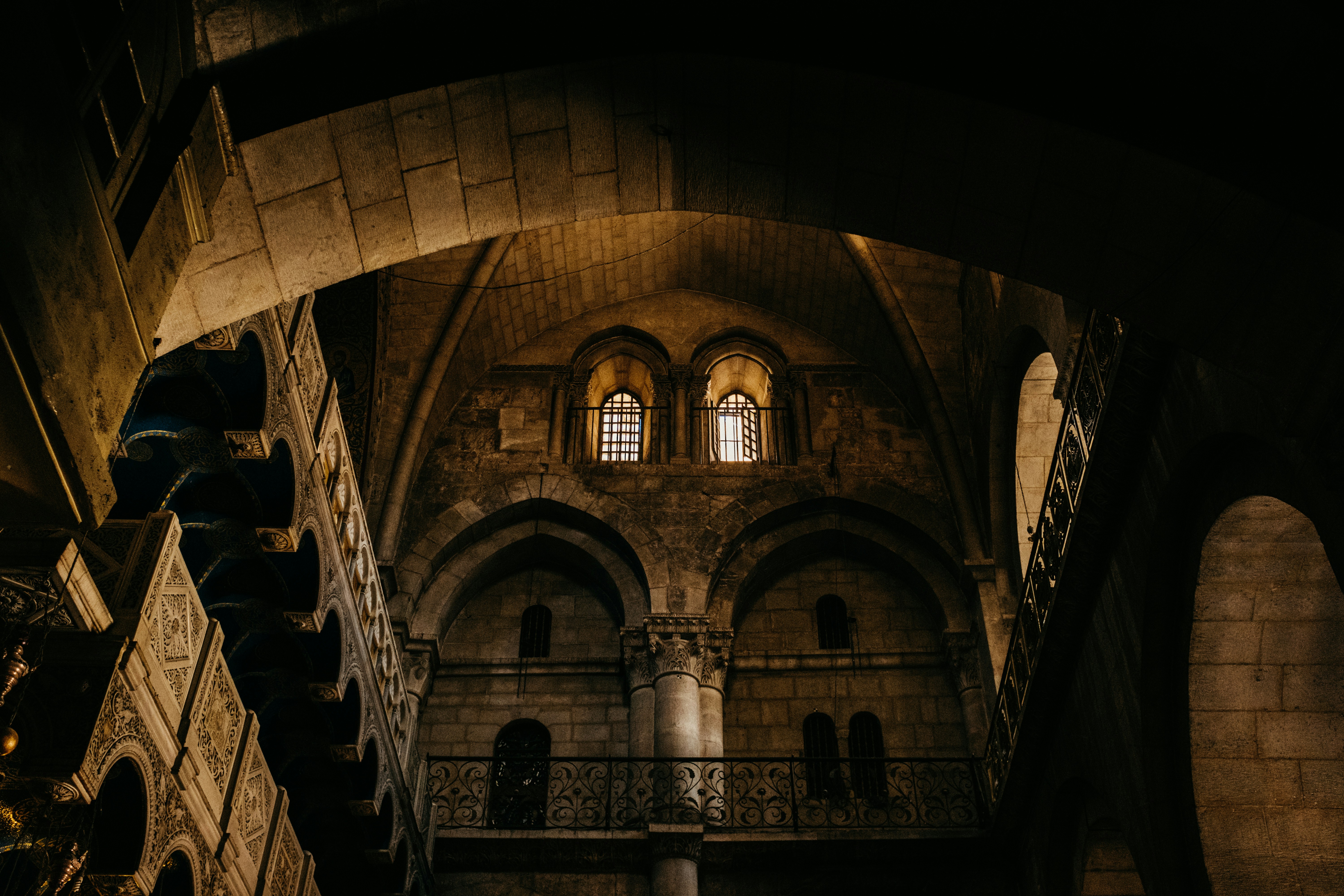 concrete building interior, Church of the Holy Sepulchre