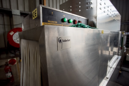 gray Lobelet dishwashing machine