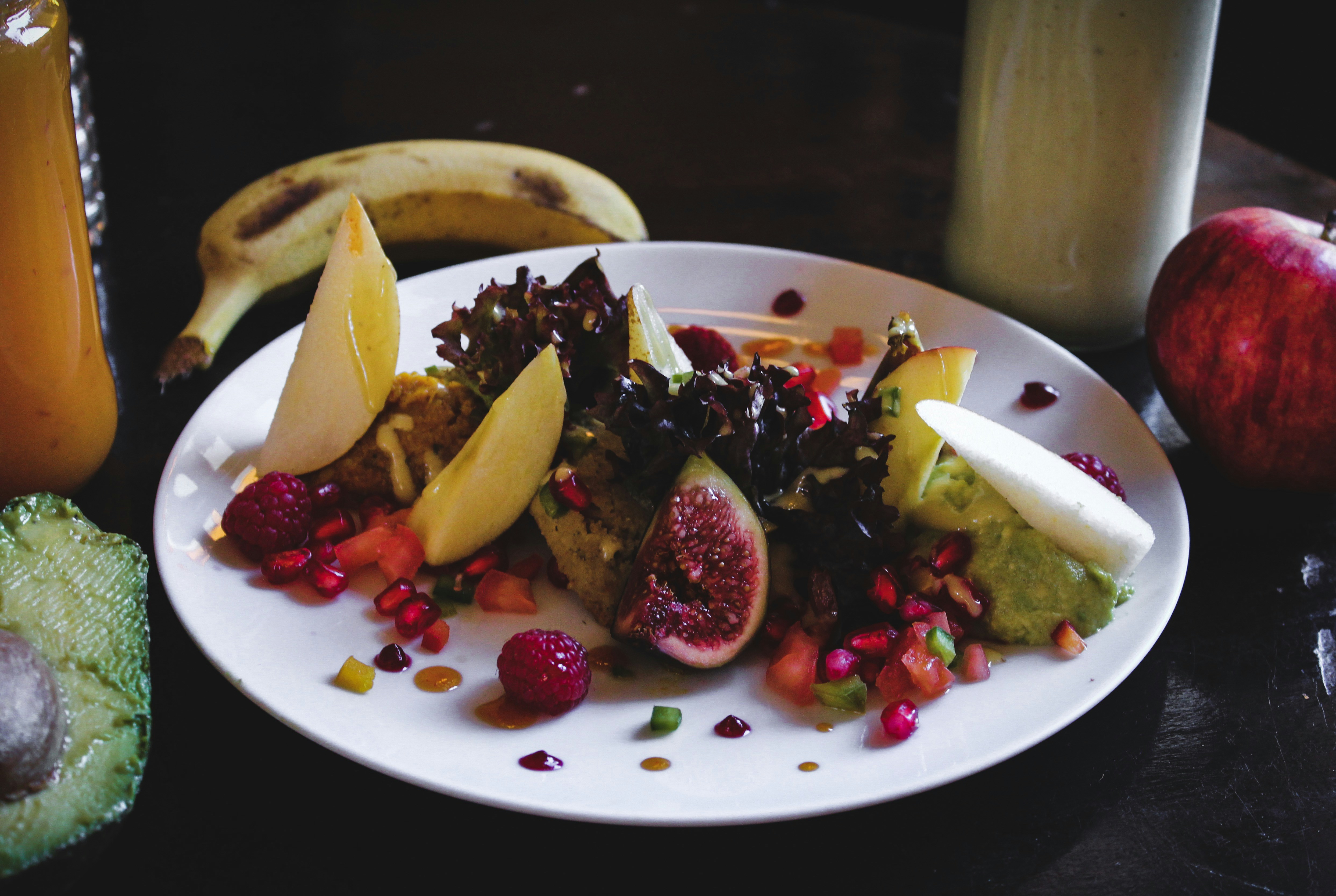 How Many Calories and Carbs Are in a Medium-Sized Banana?
