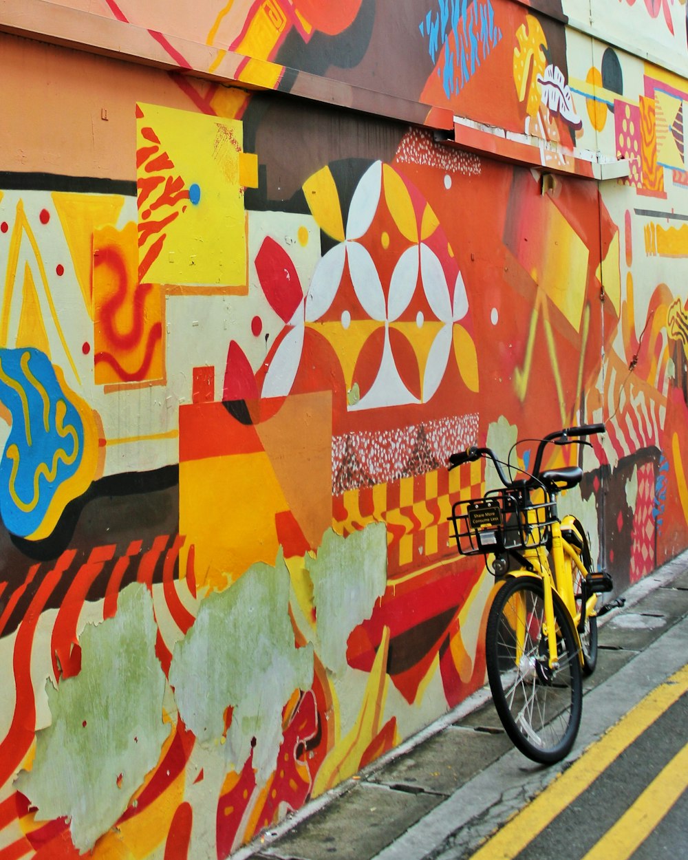 Bicicleta amarilla y negra