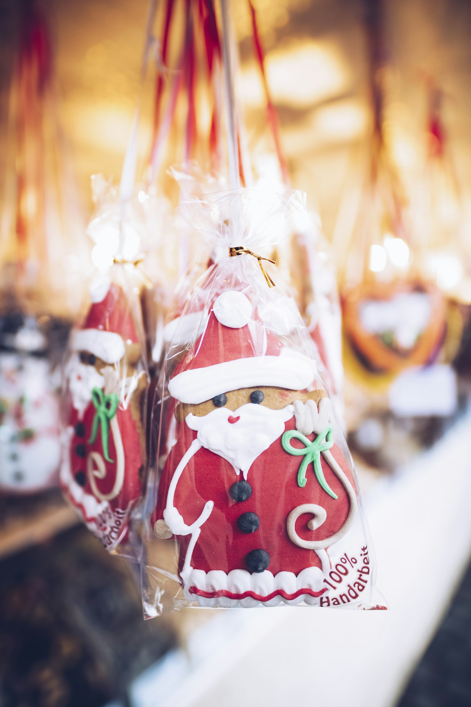 Sigma 20mm F1.4 DG HSM Art sample photo. Santa claus candies pack photography