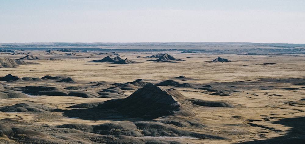 Fotografía aérea de dunas de arena durante el día