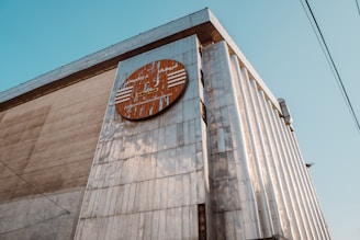 Wide shot of a commercial building showcasing a full ACM facade.
