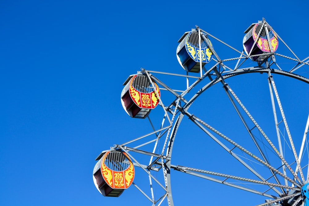 gray ferris wheel decor