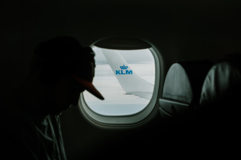 Foto del finestrino dell'aereo KLM