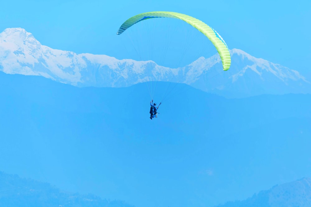 green parachute