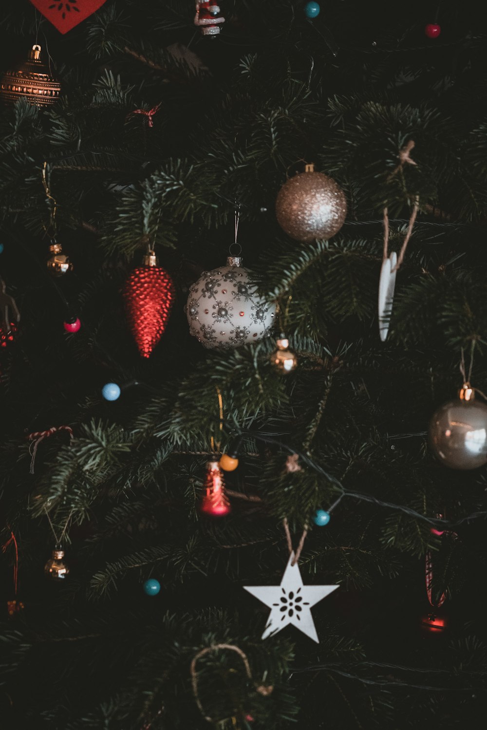 adorno en el árbol de Navidad