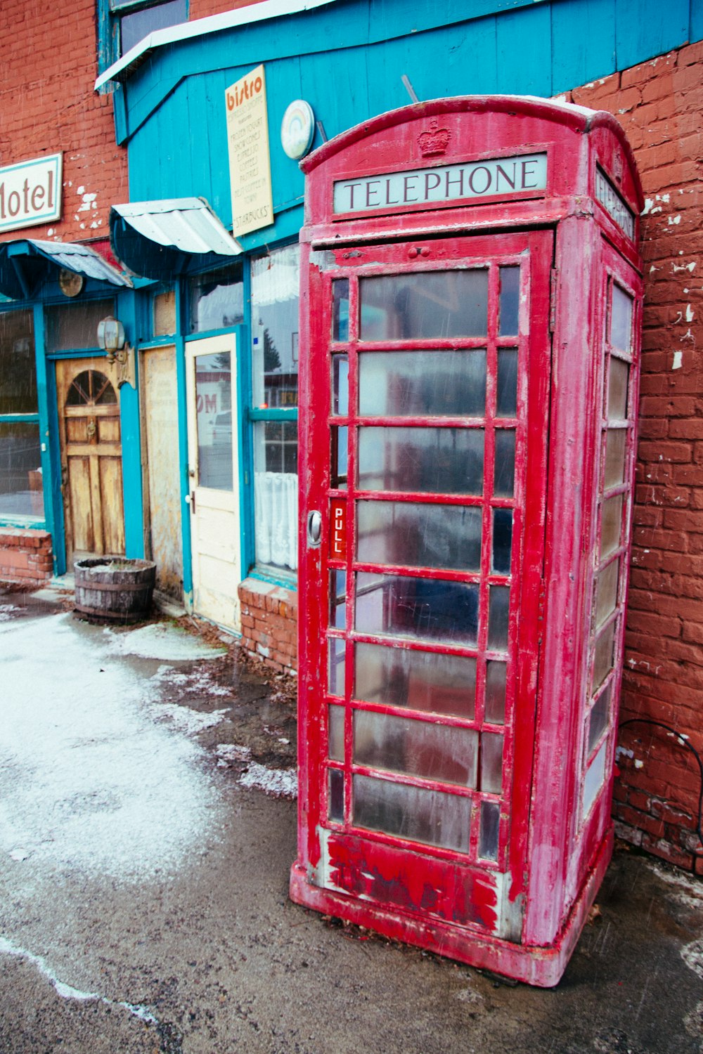 red telephone booth